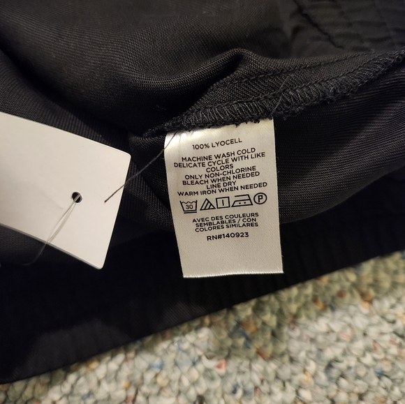 NWT LOFT Black Skirt with Pockets Size M - Picture 4 of 4